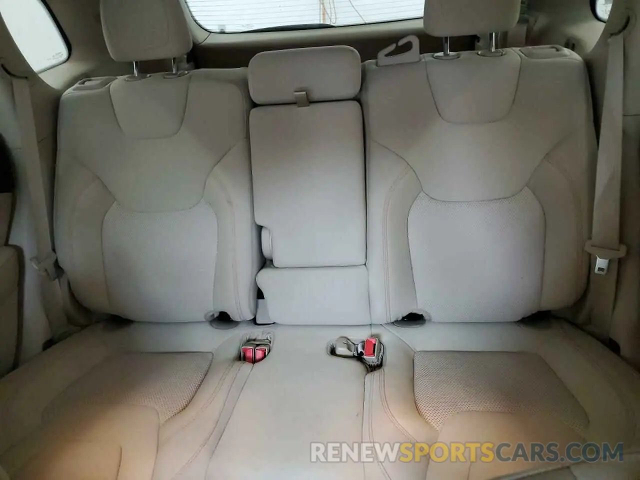 10 Photograph of a damaged car 1C4PJLCBXKD488394 JEEP GRAND CHER 2019