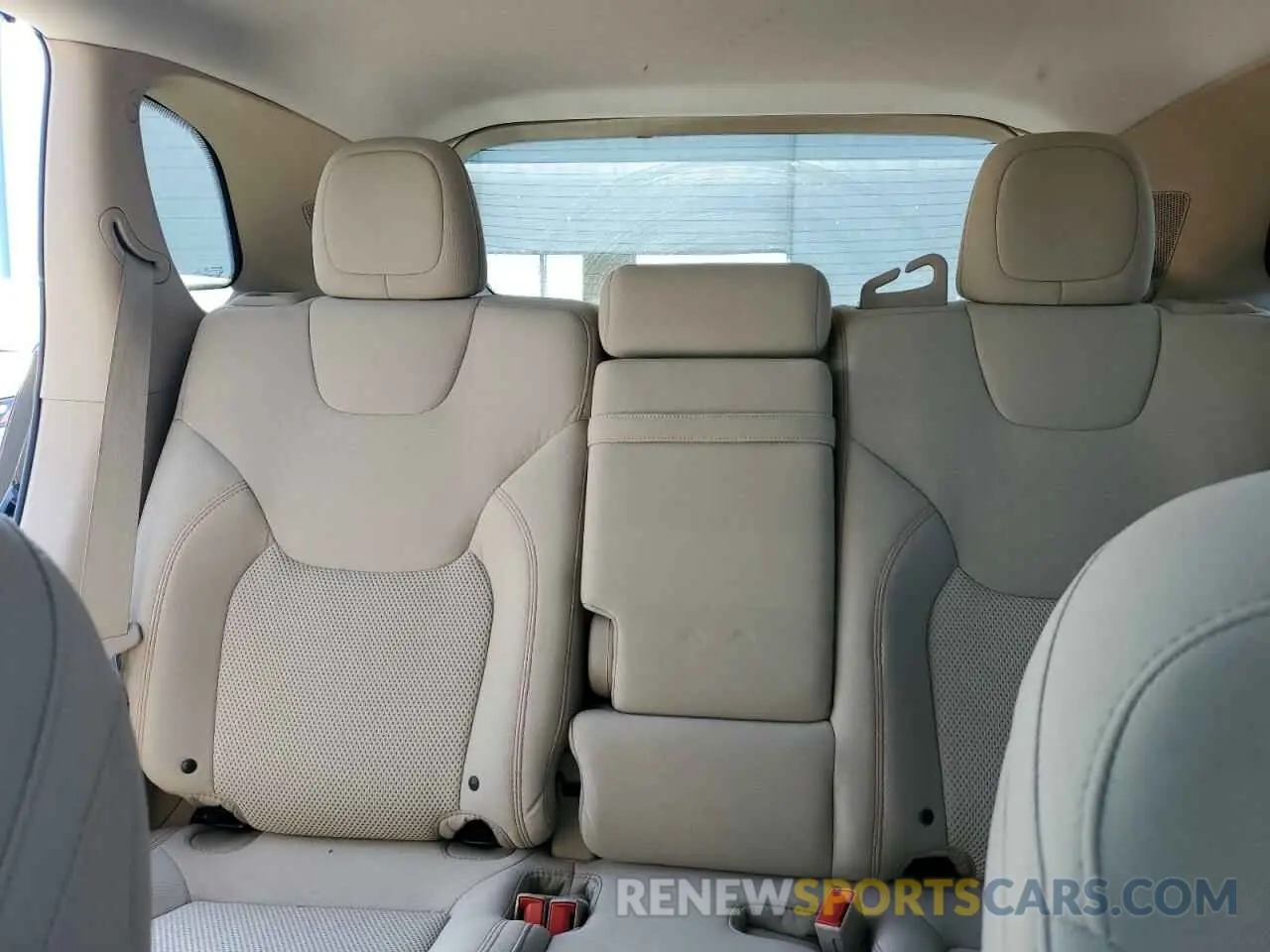 10 Photograph of a damaged car 1C4PJLCX0KD366879 JEEP GRAND CHER 2019