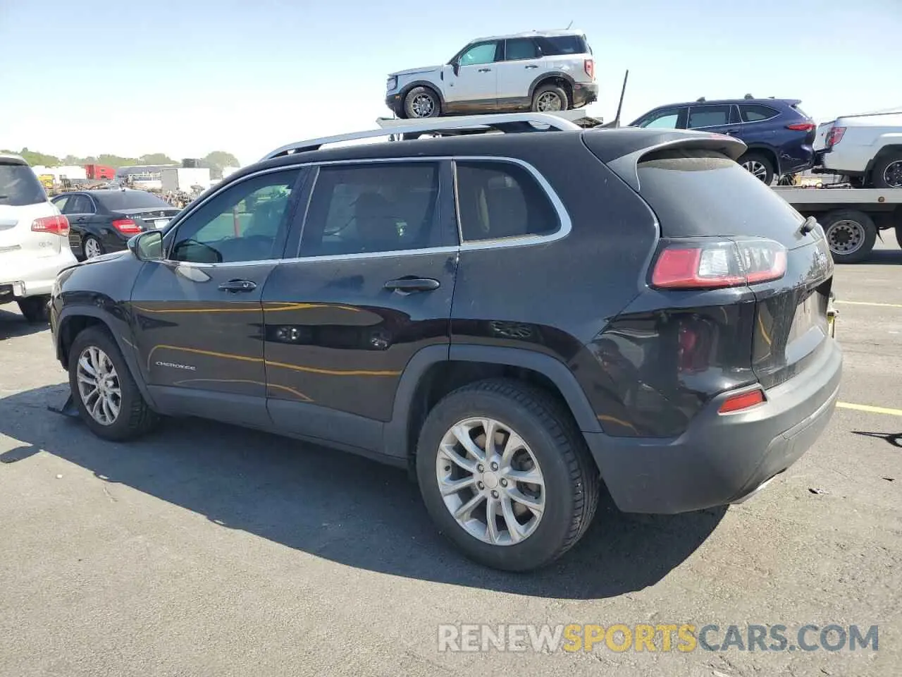 2 Photograph of a damaged car 1C4PJLCX0KD366879 JEEP GRAND CHER 2019