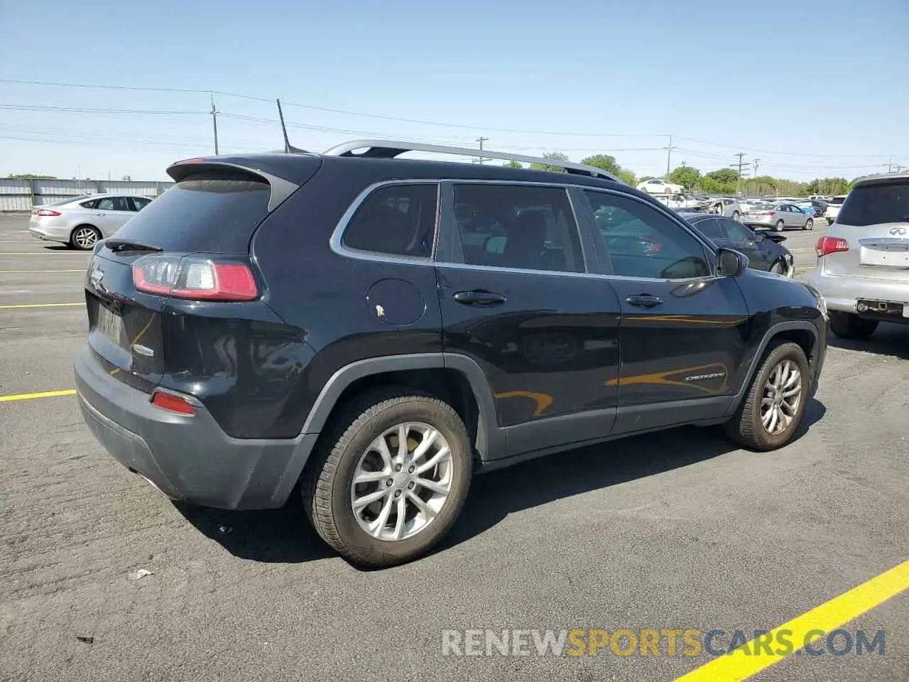3 Photograph of a damaged car 1C4PJLCX0KD366879 JEEP GRAND CHER 2019