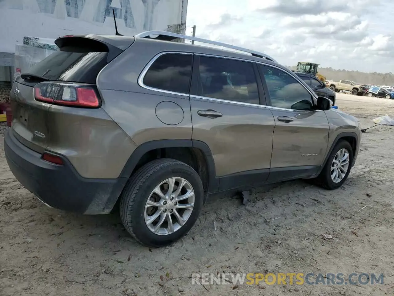 3 Photograph of a damaged car 1C4PJLCX2KD160835 JEEP GRAND CHER 2019