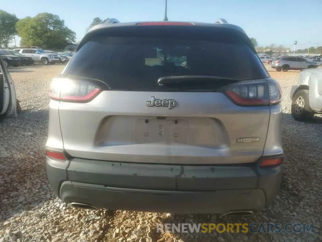 6 Photograph of a damaged car 1C4PJLCX4KD110812 JEEP GRAND CHER 2019