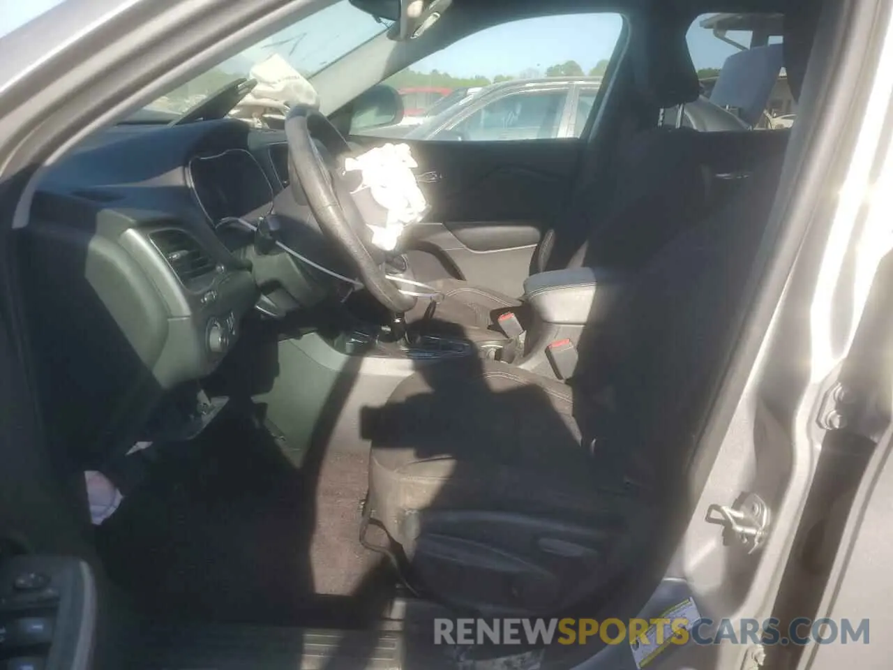 7 Photograph of a damaged car 1C4PJLCX4KD110812 JEEP GRAND CHER 2019
