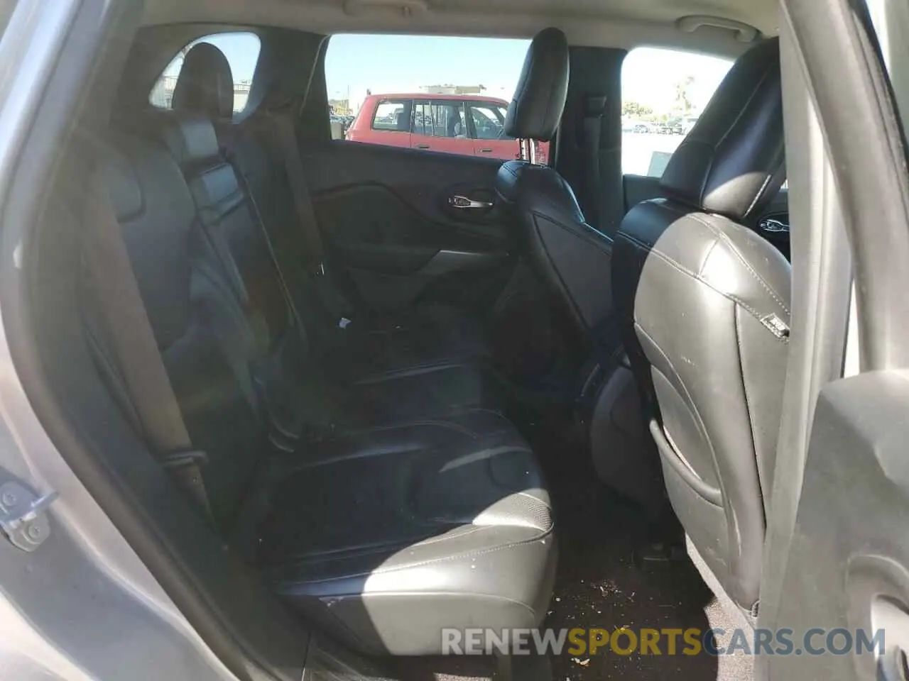 12 Photograph of a damaged car 1C4PJLDB0KD223076 JEEP GRAND CHER 2019