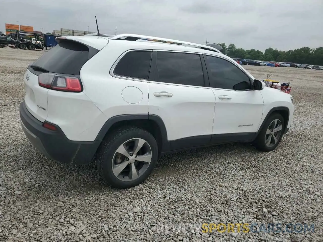 3 Photograph of a damaged car 1C4PJLDB0KD438585 JEEP GRAND CHER 2019