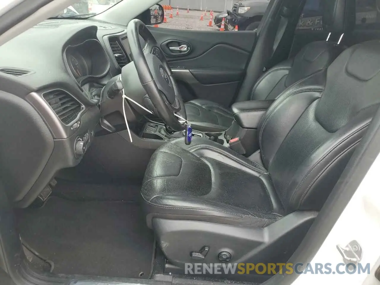 7 Photograph of a damaged car 1C4PJLDB0KD438585 JEEP GRAND CHER 2019