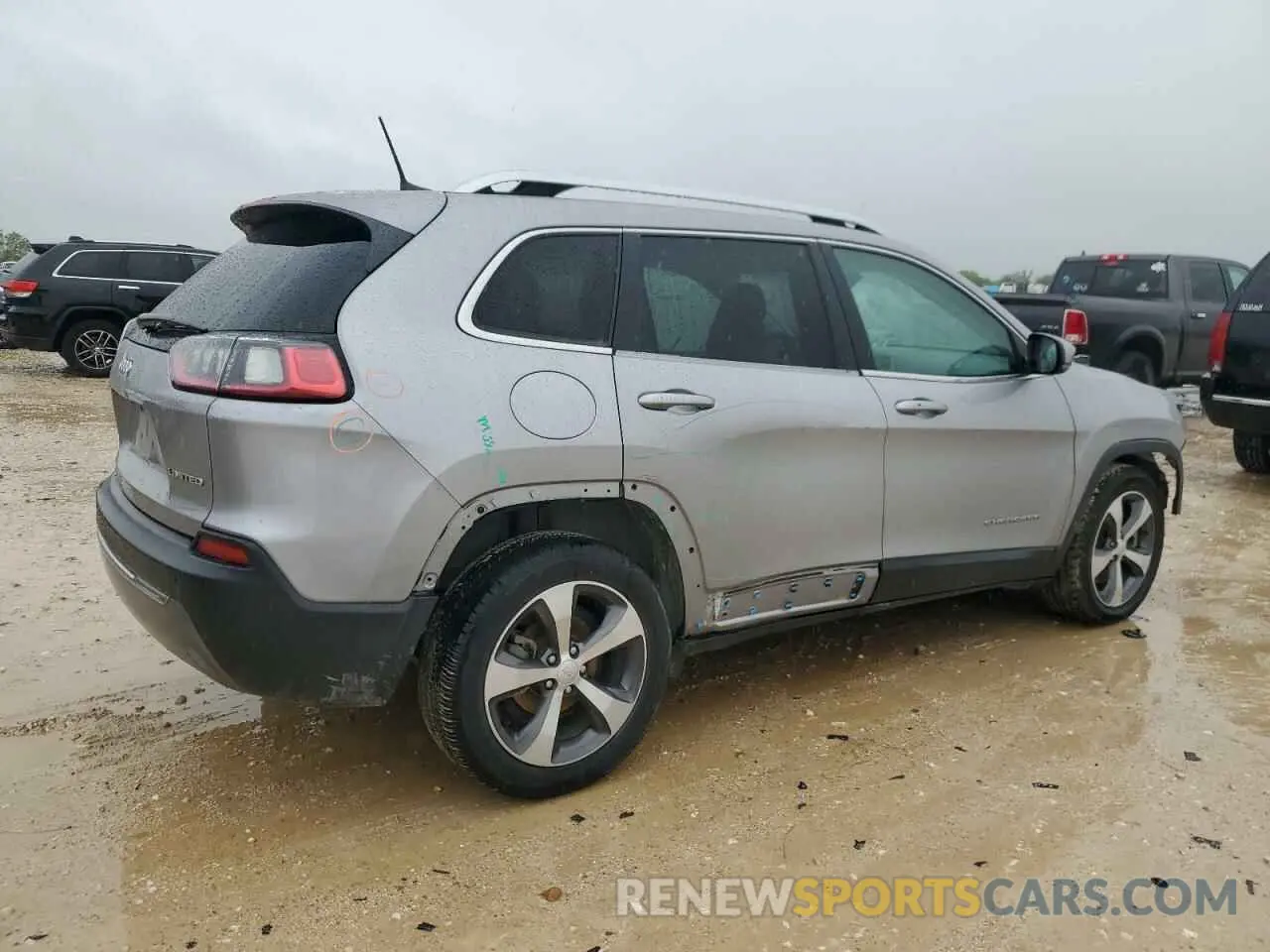 3 Photograph of a damaged car 1C4PJLDB1KD433864 JEEP GRAND CHER 2019