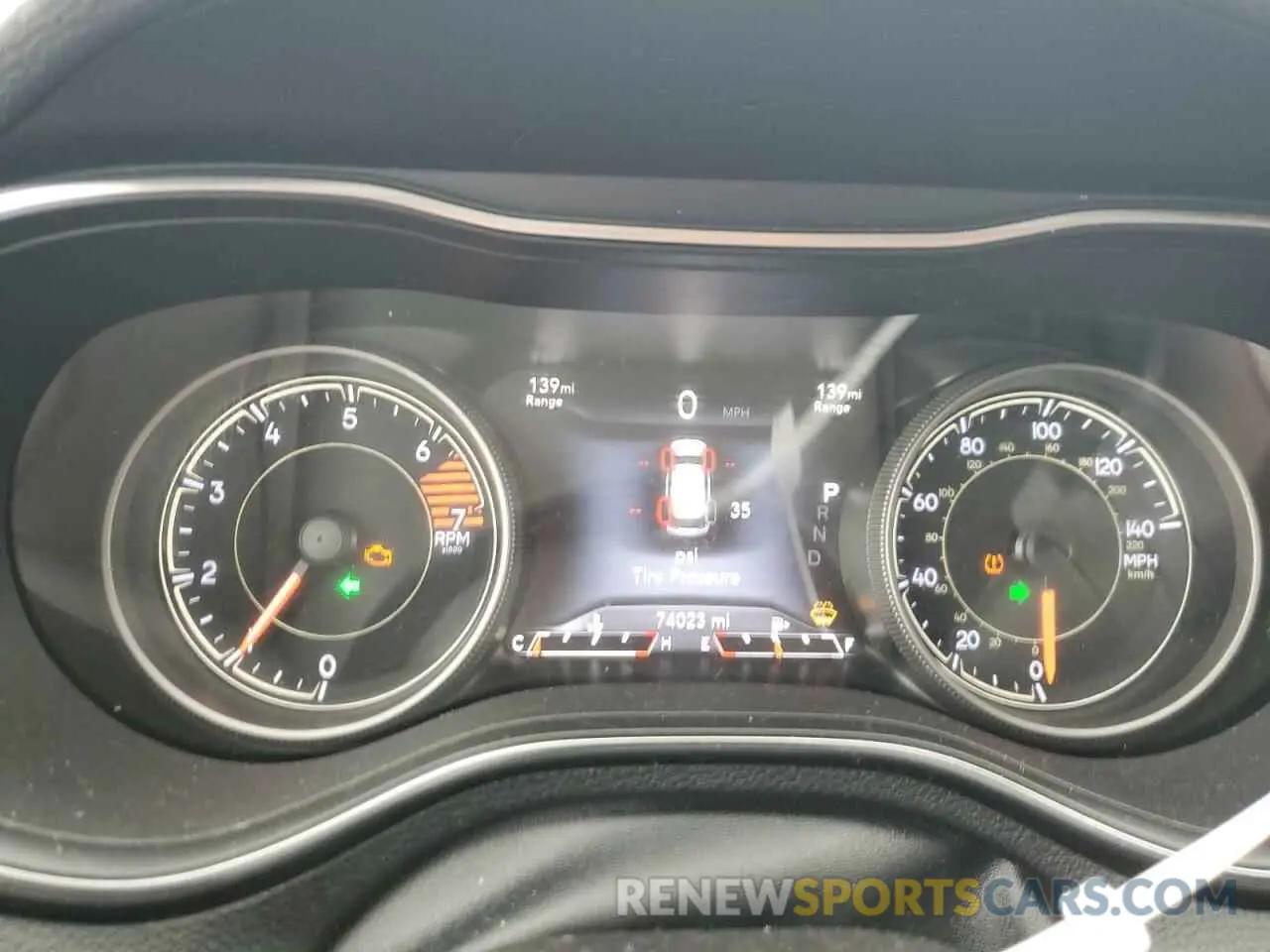 9 Photograph of a damaged car 1C4PJLDB1KD433864 JEEP GRAND CHER 2019