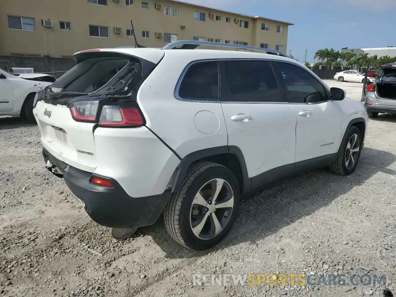 3 Photograph of a damaged car 1C4PJLDB2KD243426 JEEP GRAND CHER 2019
