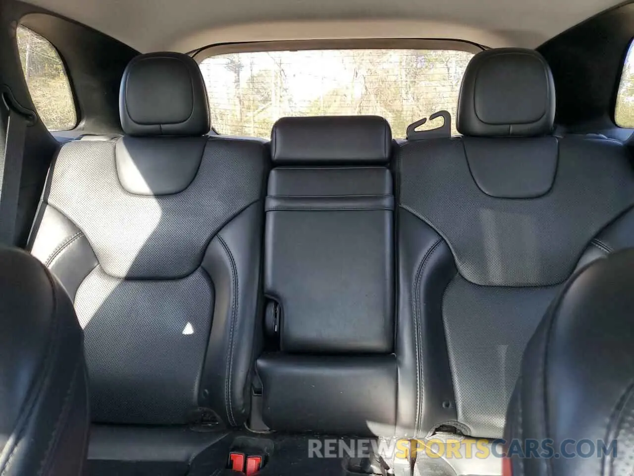 10 Photograph of a damaged car 1C4PJLDB2KD326516 JEEP GRAND CHER 2019