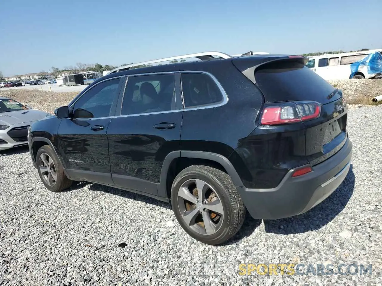 2 Photograph of a damaged car 1C4PJLDB2KD340920 JEEP GRAND CHER 2019