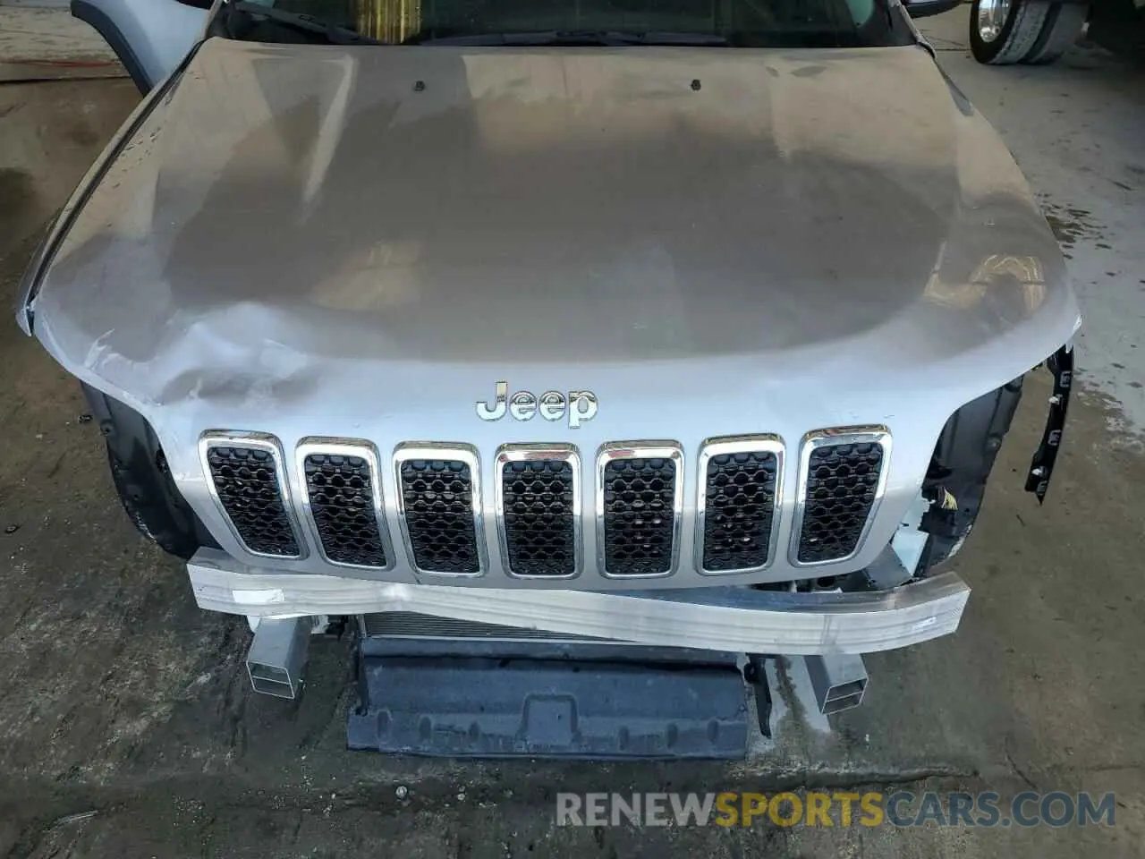 12 Photograph of a damaged car 1C4PJLDB3KD377412 JEEP GRAND CHER 2019