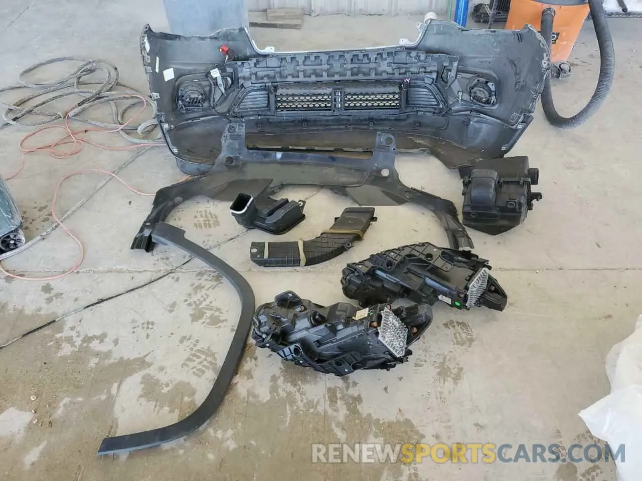 13 Photograph of a damaged car 1C4PJLDB3KD377412 JEEP GRAND CHER 2019