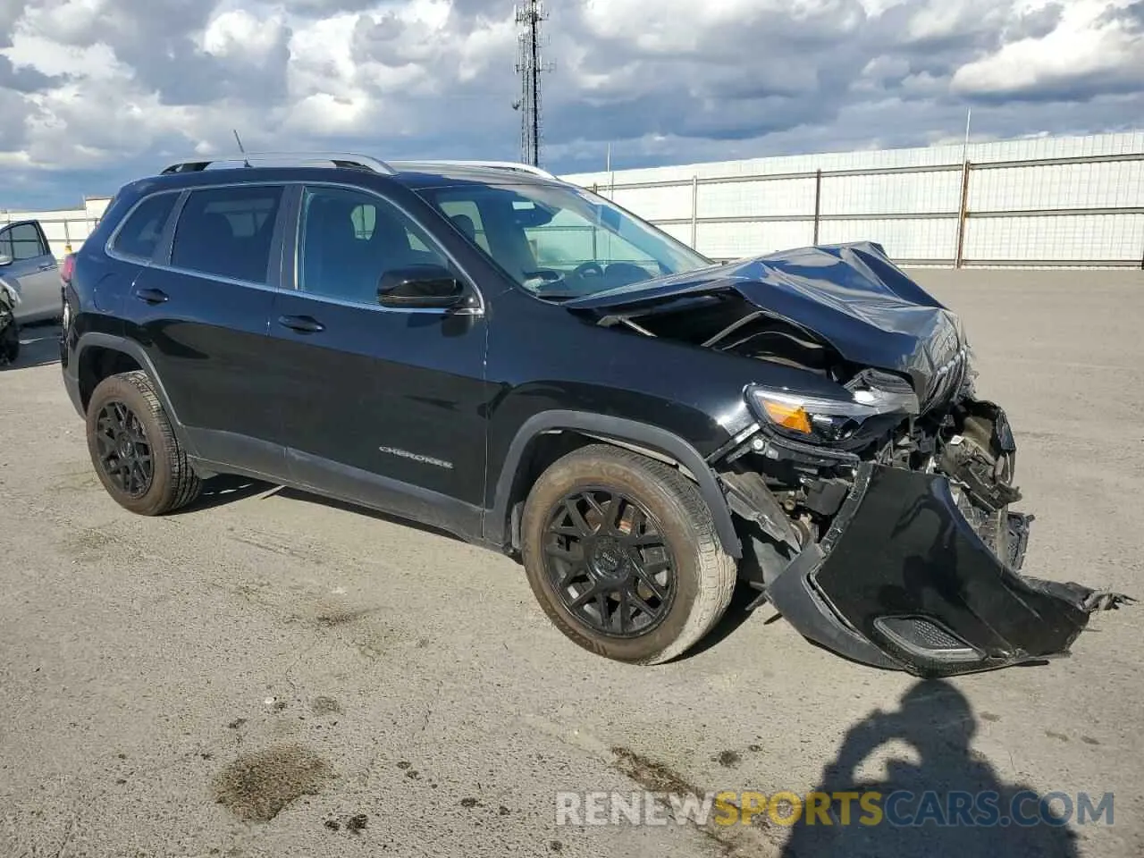 4 Photograph of a damaged car 1C4PJLDB3KD419514 JEEP GRAND CHER 2019