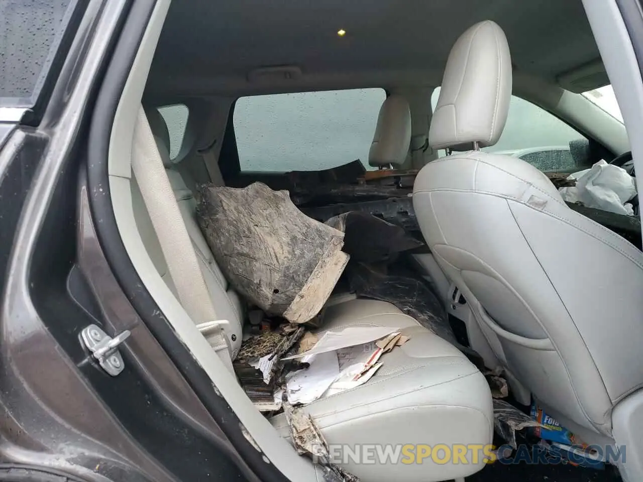 11 Photograph of a damaged car 1C4PJLDB4KD154098 JEEP GRAND CHER 2019