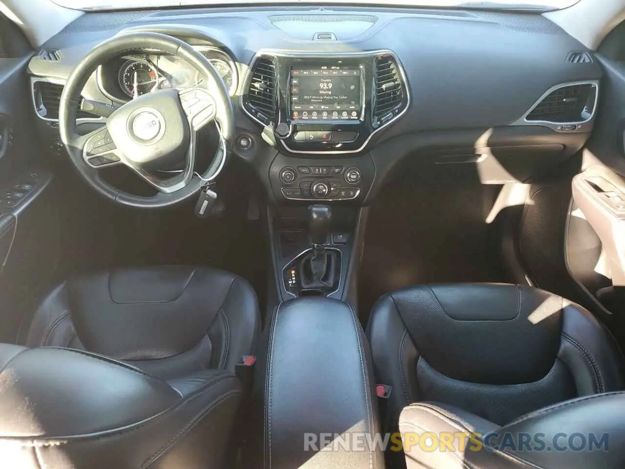 8 Photograph of a damaged car 1C4PJLDB4KD325321 JEEP GRAND CHER 2019