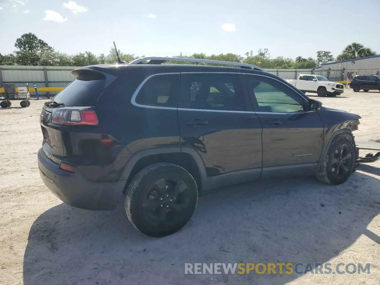 3 Photograph of a damaged car 1C4PJLDB4KD377418 JEEP GRAND CHER 2019