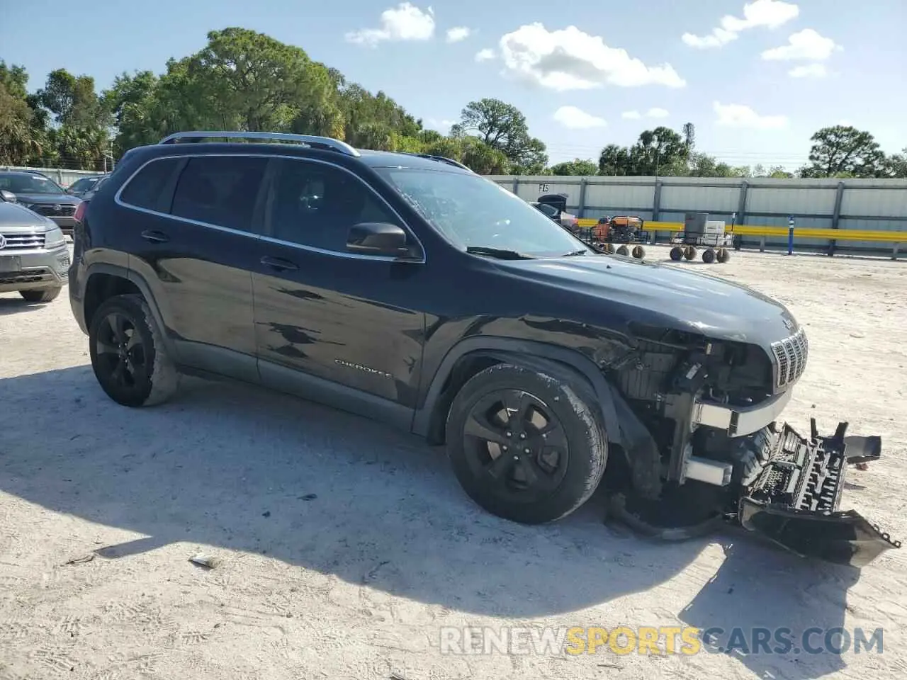 4 Photograph of a damaged car 1C4PJLDB4KD377418 JEEP GRAND CHER 2019