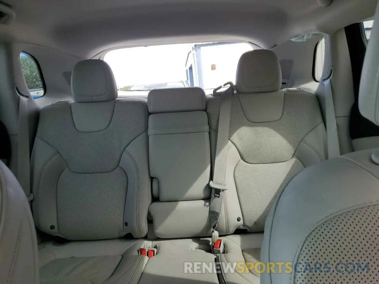 10 Photograph of a damaged car 1C4PJLDB6KD145077 JEEP GRAND CHER 2019