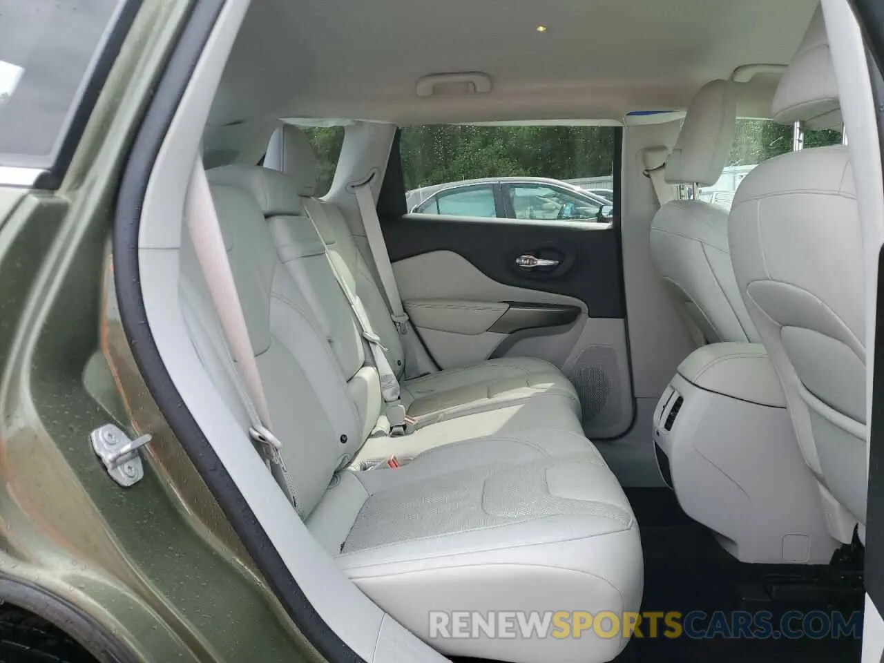 11 Photograph of a damaged car 1C4PJLDB6KD145077 JEEP GRAND CHER 2019