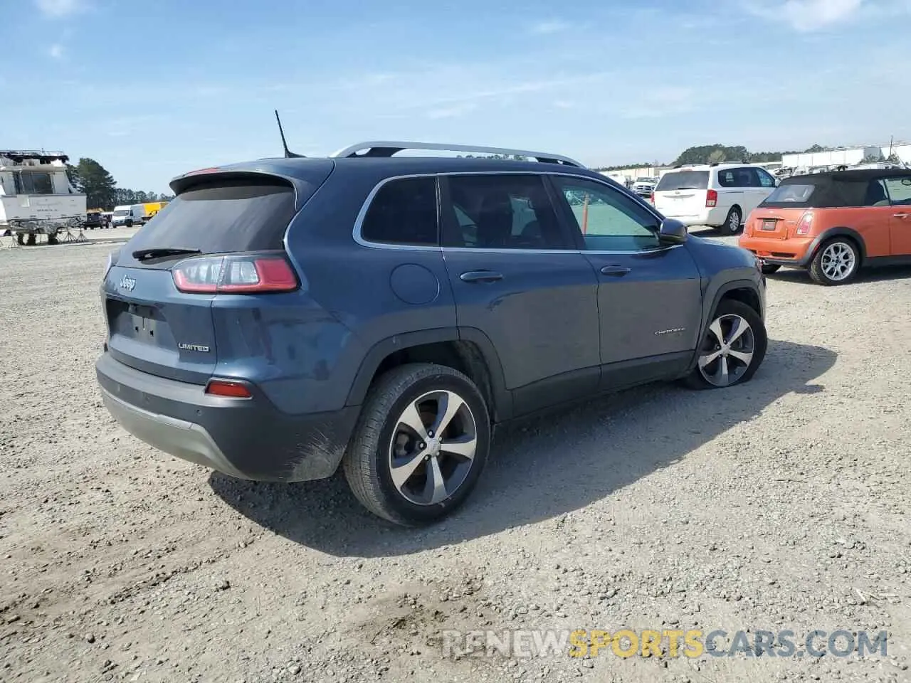 3 Photograph of a damaged car 1C4PJLDB7KD366154 JEEP GRAND CHER 2019