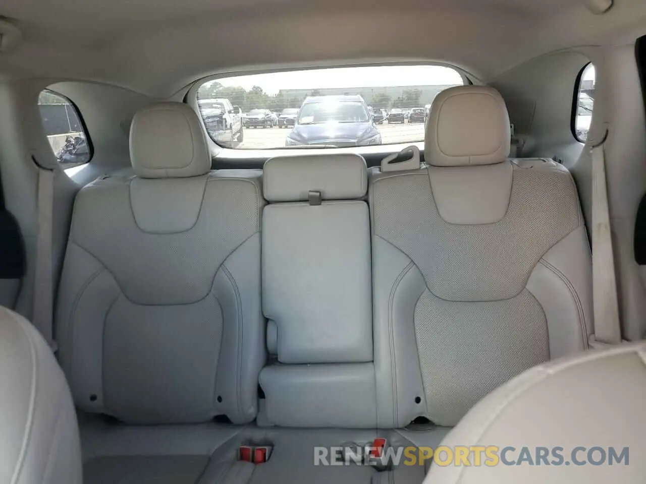 10 Photograph of a damaged car 1C4PJLDB7KD438616 JEEP GRAND CHER 2019