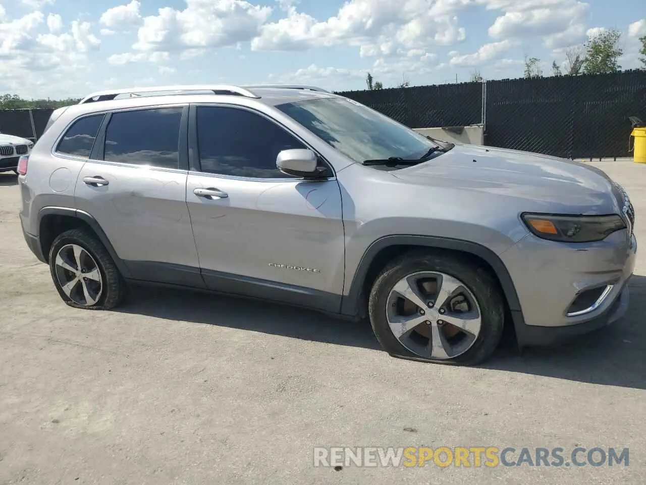 4 Photograph of a damaged car 1C4PJLDB7KD438616 JEEP GRAND CHER 2019