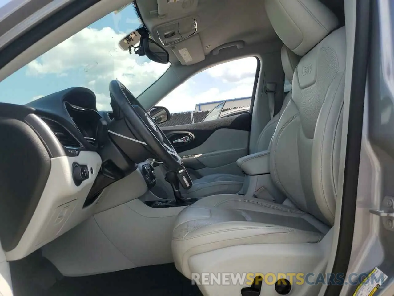 7 Photograph of a damaged car 1C4PJLDB7KD438616 JEEP GRAND CHER 2019