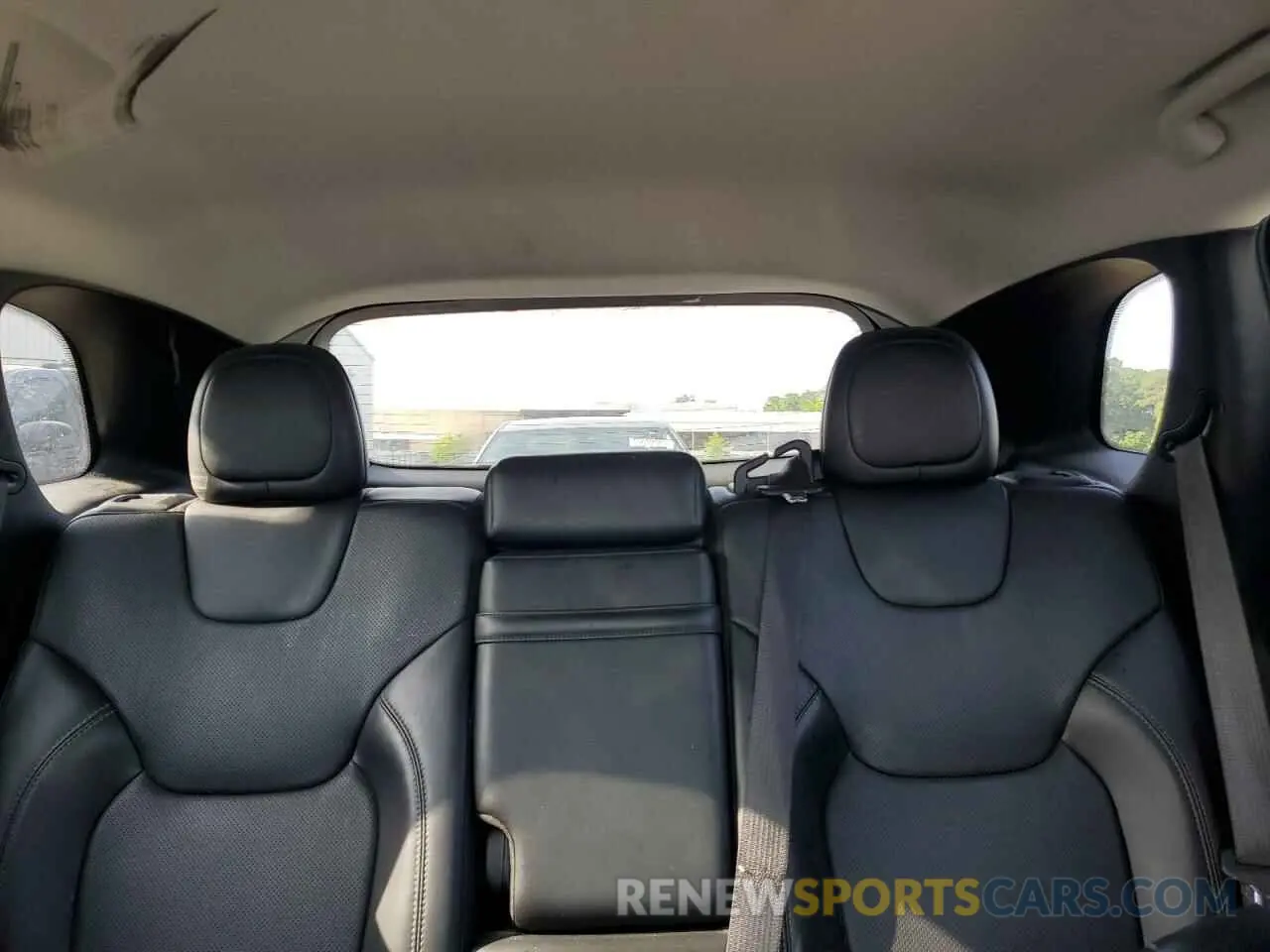 10 Photograph of a damaged car 1C4PJLDB8KD348018 JEEP GRAND CHER 2019