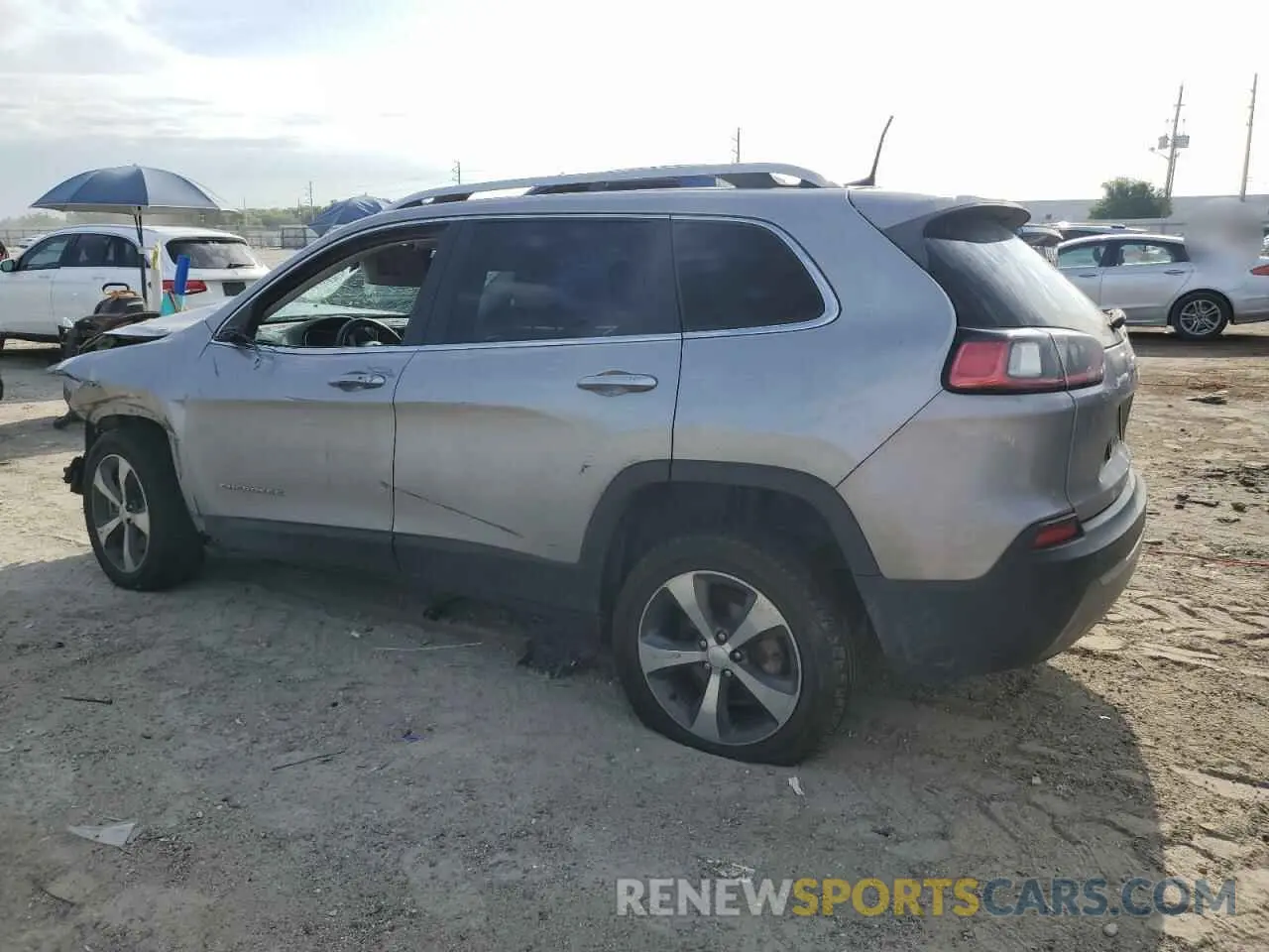 2 Photograph of a damaged car 1C4PJLDB8KD348018 JEEP GRAND CHER 2019