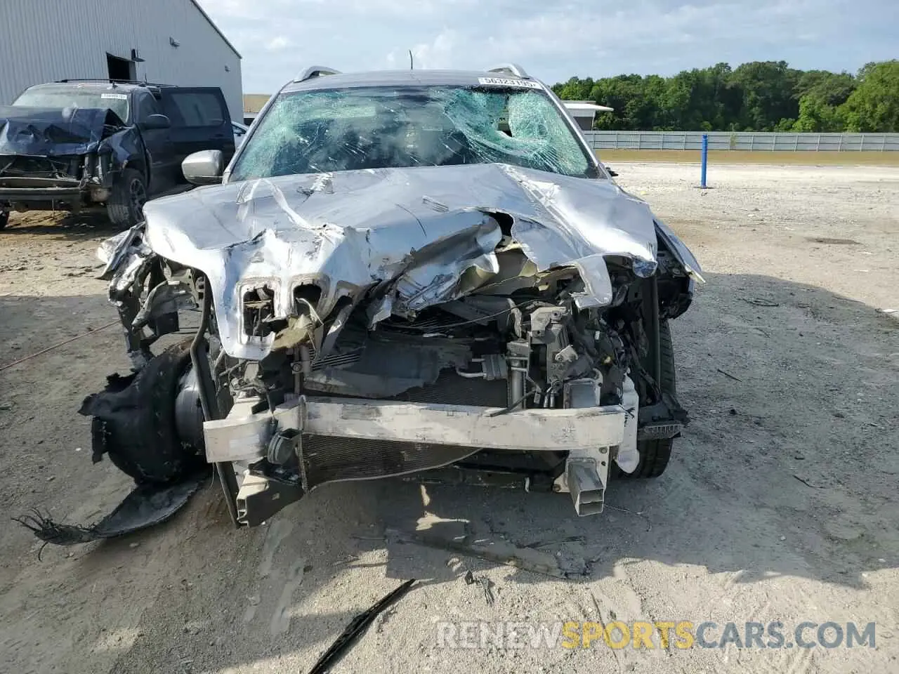 5 Photograph of a damaged car 1C4PJLDB8KD348018 JEEP GRAND CHER 2019