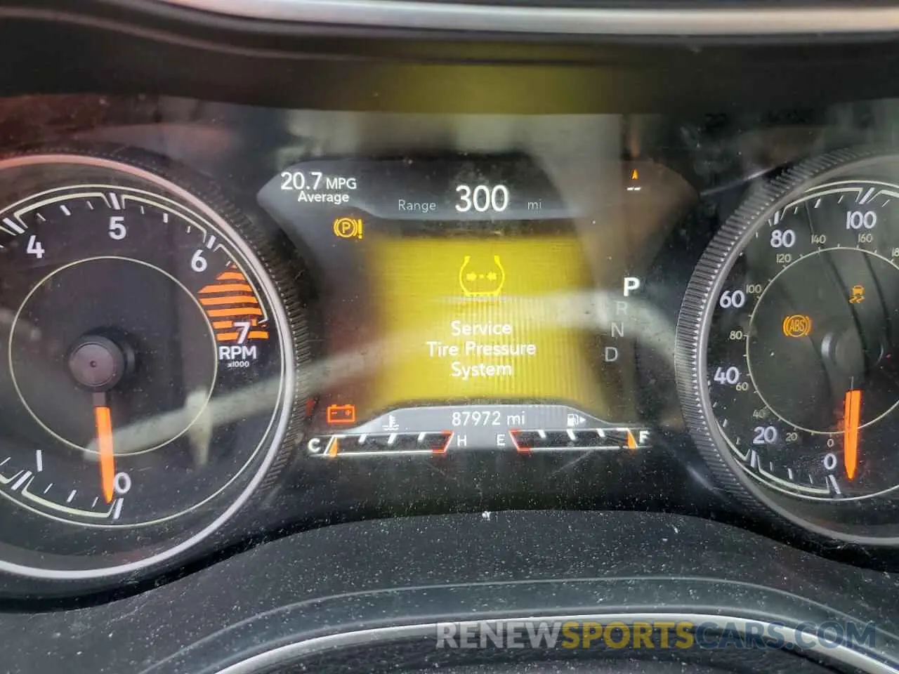 9 Photograph of a damaged car 1C4PJLDB8KD348018 JEEP GRAND CHER 2019