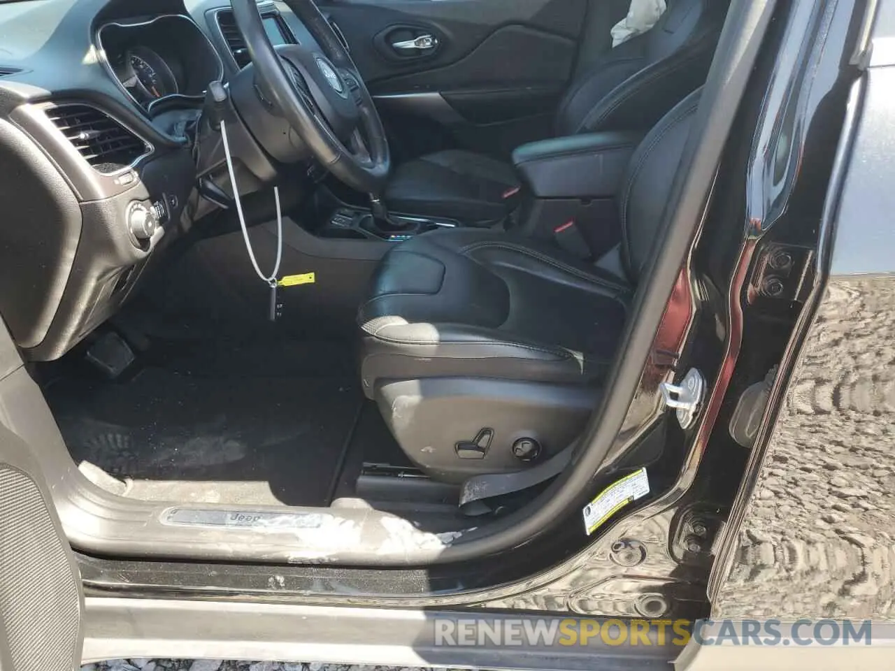 7 Photograph of a damaged car 1C4PJLDB8KD439144 JEEP GRAND CHER 2019