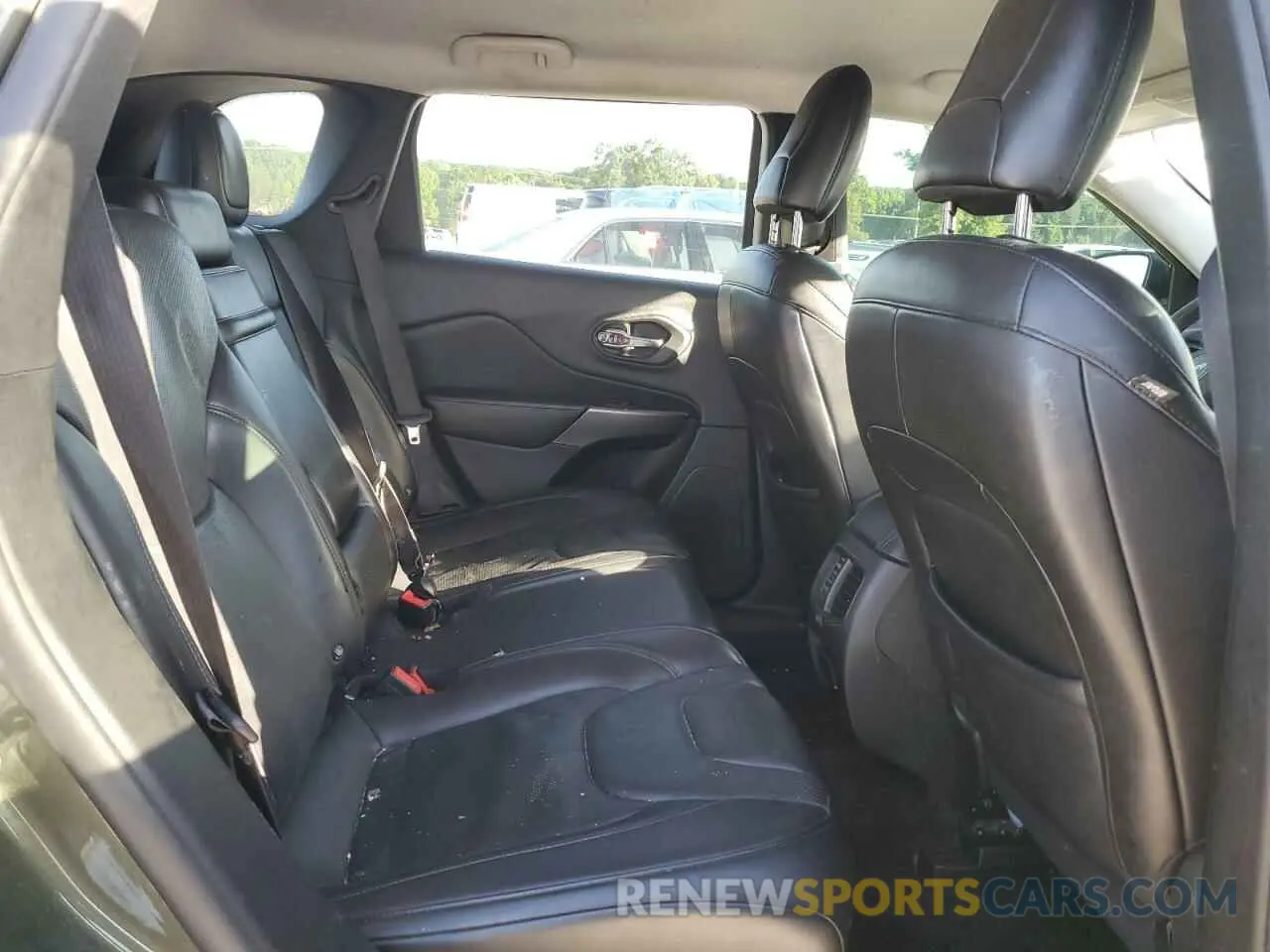 11 Photograph of a damaged car 1C4PJLDBXKD170466 JEEP GRAND CHER 2019