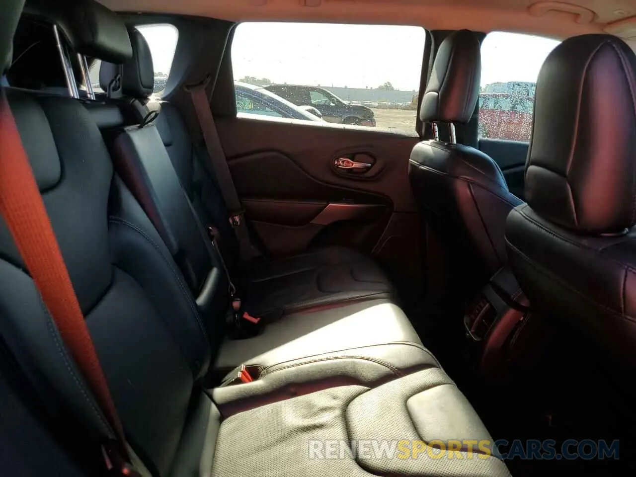 11 Photograph of a damaged car 1C4PJLDBXKD428209 JEEP GRAND CHER 2019