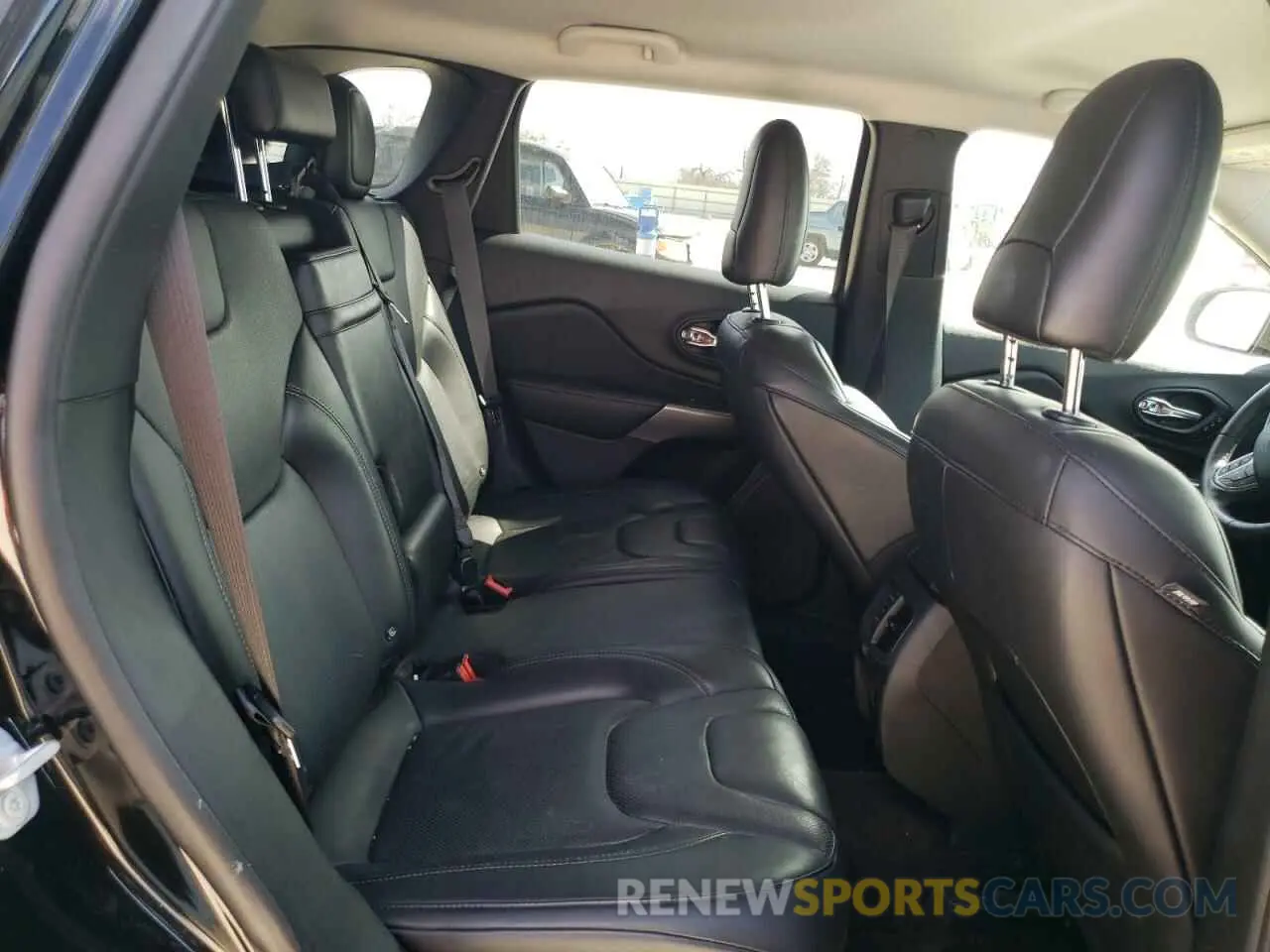 11 Photograph of a damaged car 1C4PJLDX0KD144244 JEEP GRAND CHER 2019