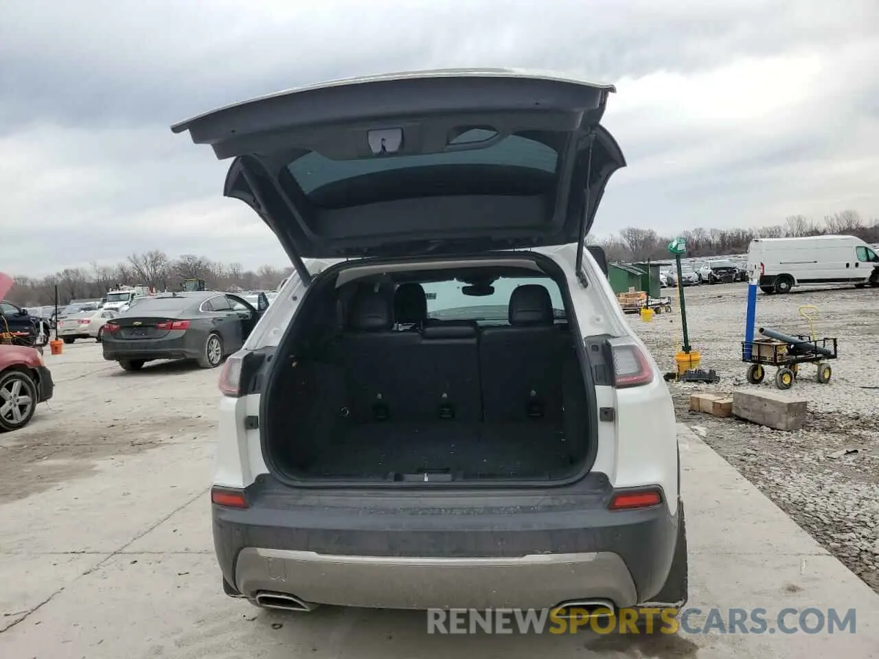 6 Photograph of a damaged car 1C4PJLDX2KD263106 JEEP GRAND CHER 2019