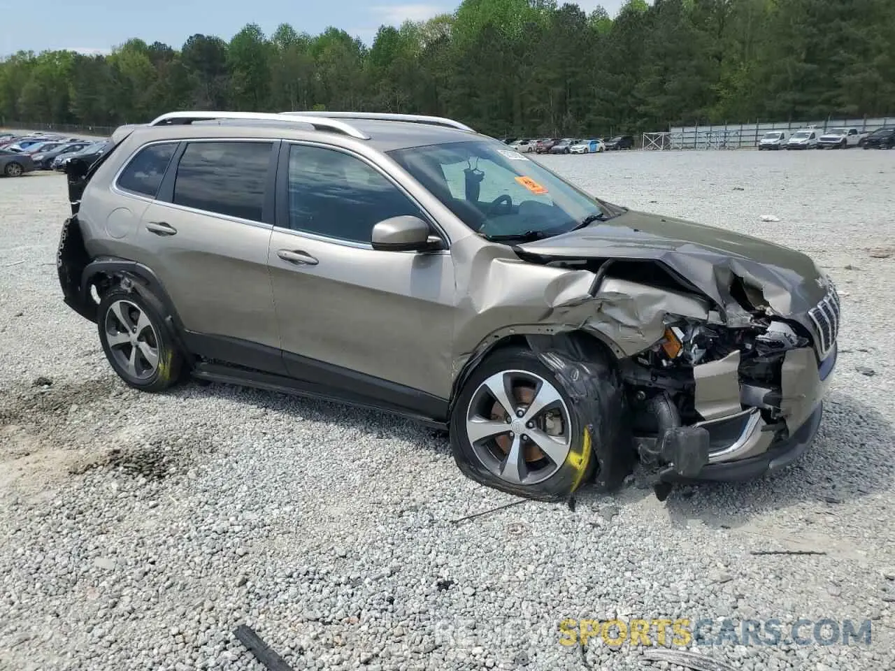 4 Photograph of a damaged car 1C4PJLDX3KD270890 JEEP GRAND CHER 2019