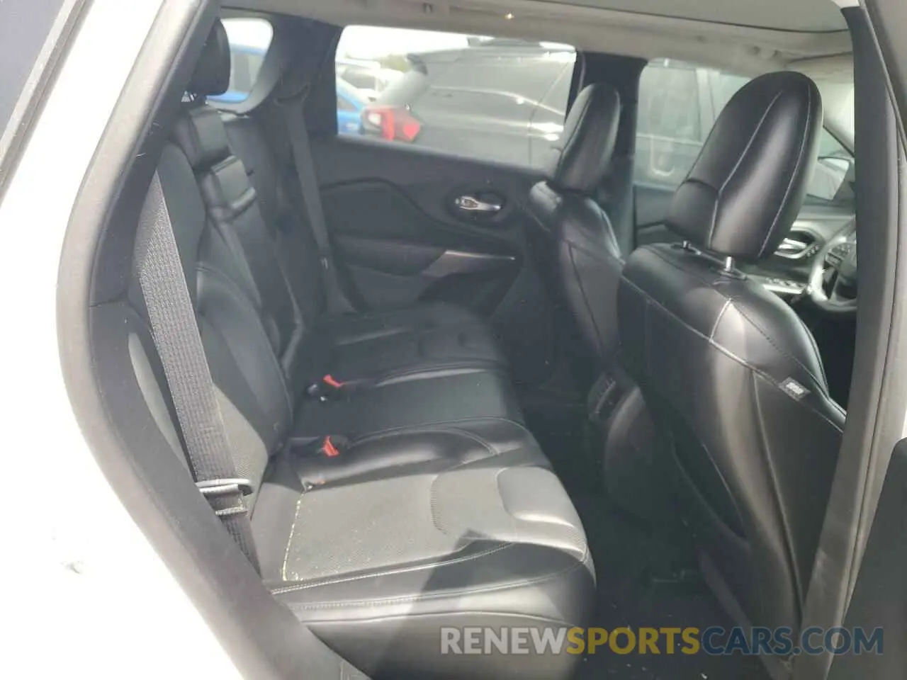 10 Photograph of a damaged car 1C4PJLDX4KD273247 JEEP GRAND CHER 2019