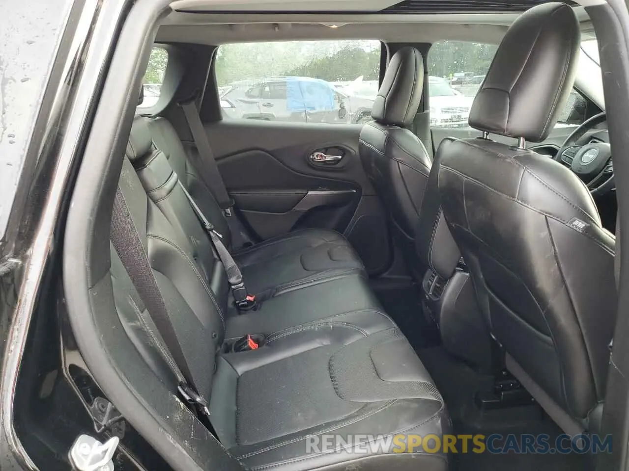 11 Photograph of a damaged car 1C4PJLDX8KD377501 JEEP GRAND CHER 2019