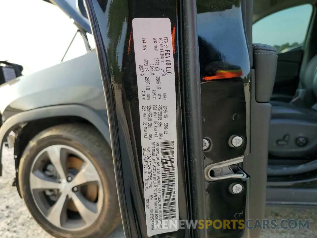 13 Photograph of a damaged car 1C4PJLDX8KD377501 JEEP GRAND CHER 2019