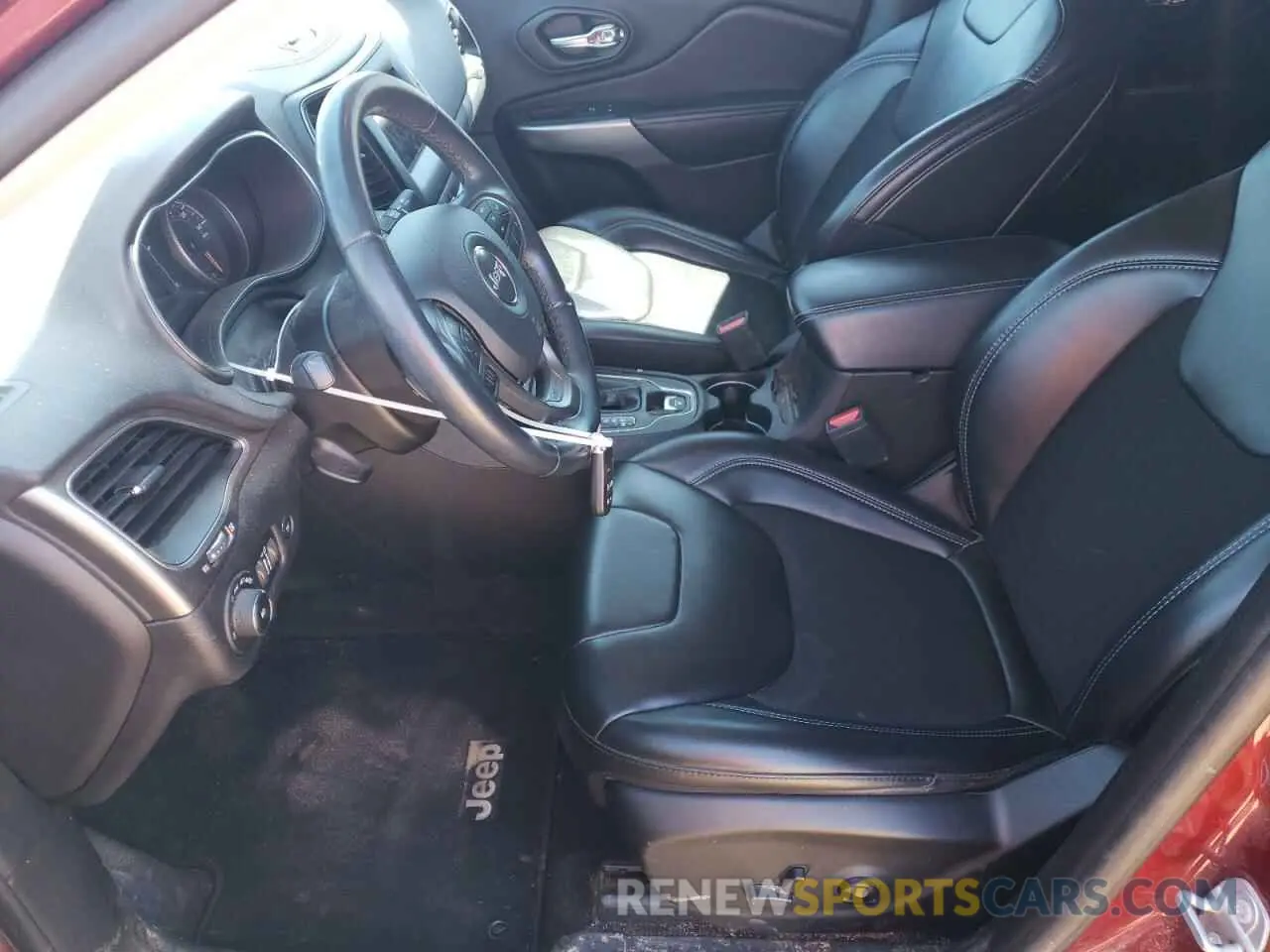 7 Photograph of a damaged car 1C4PJLLB0KD128647 JEEP GRAND CHER 2019