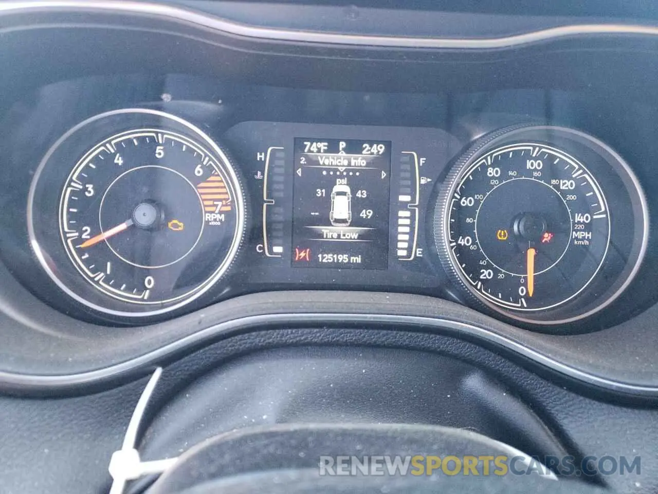 9 Photograph of a damaged car 1C4PJLLB0KD128647 JEEP GRAND CHER 2019