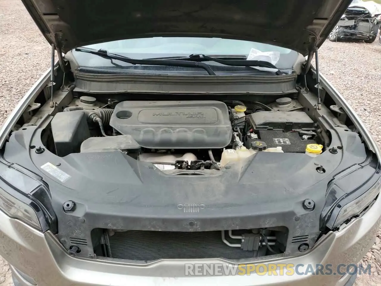 11 Photograph of a damaged car 1C4PJLLB0KD226030 JEEP GRAND CHER 2019