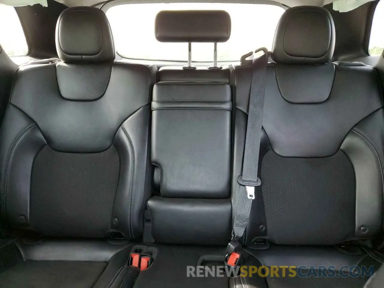 10 Photograph of a damaged car 1C4PJLLB0KD265314 JEEP GRAND CHER 2019