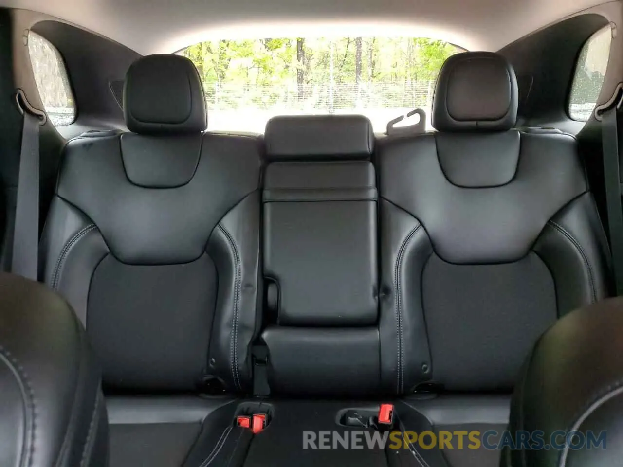 10 Photograph of a damaged car 1C4PJLLB0KD305214 JEEP GRAND CHER 2019