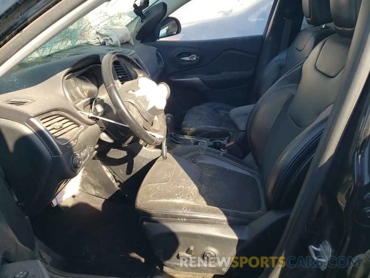 7 Photograph of a damaged car 1C4PJLLB1KD111632 JEEP GRAND CHER 2019