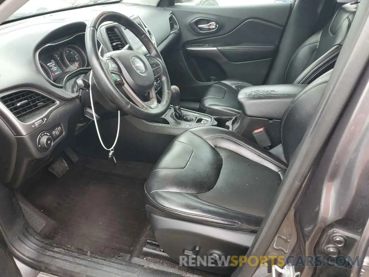 7 Photograph of a damaged car 1C4PJLLB1KD247758 JEEP GRAND CHER 2019