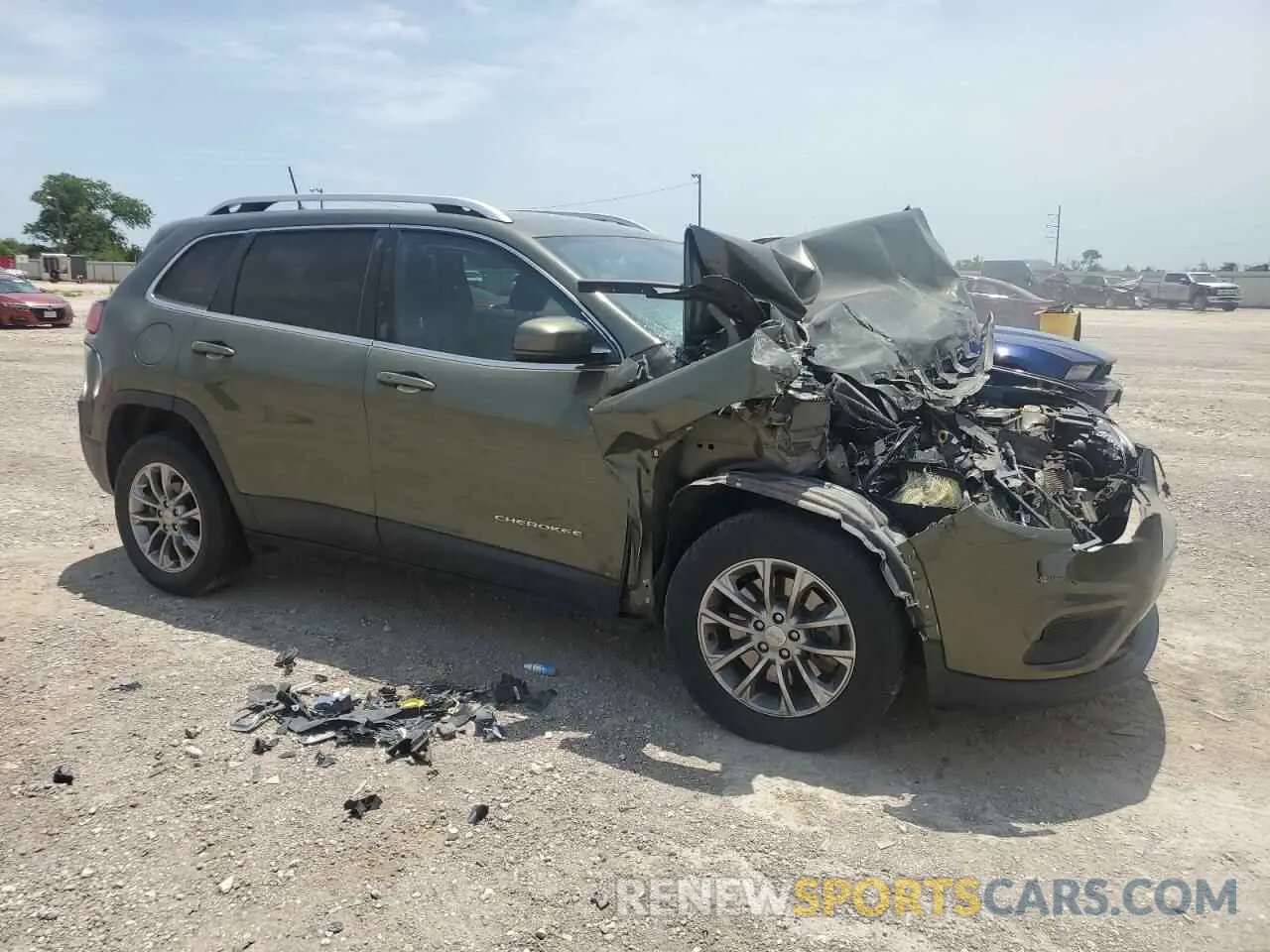 4 Photograph of a damaged car 1C4PJLLB1KD302905 JEEP GRAND CHER 2019