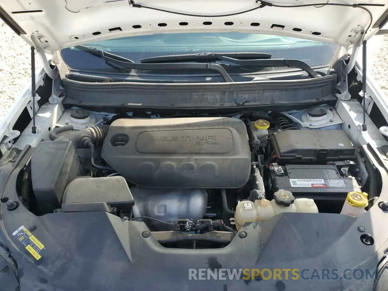 12 Photograph of a damaged car 1C4PJLLB1KD338738 JEEP GRAND CHER 2019